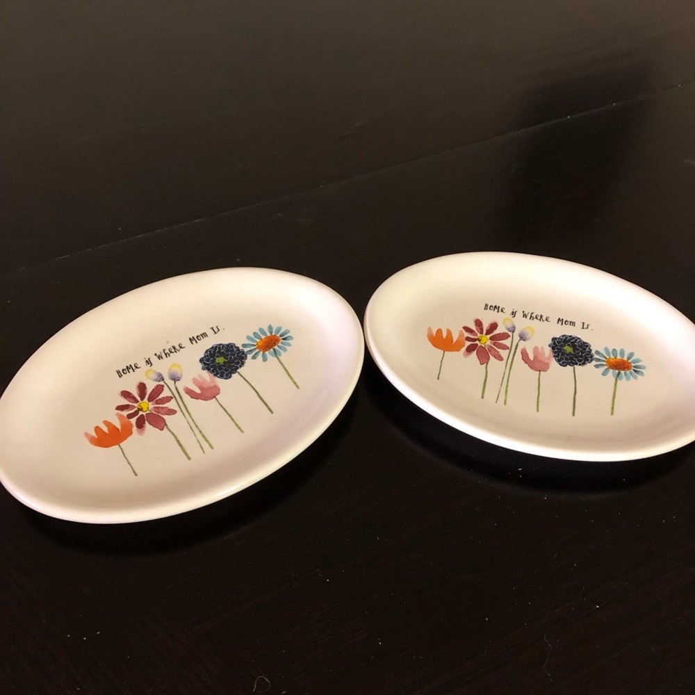 Rae Dunn bloom plate set